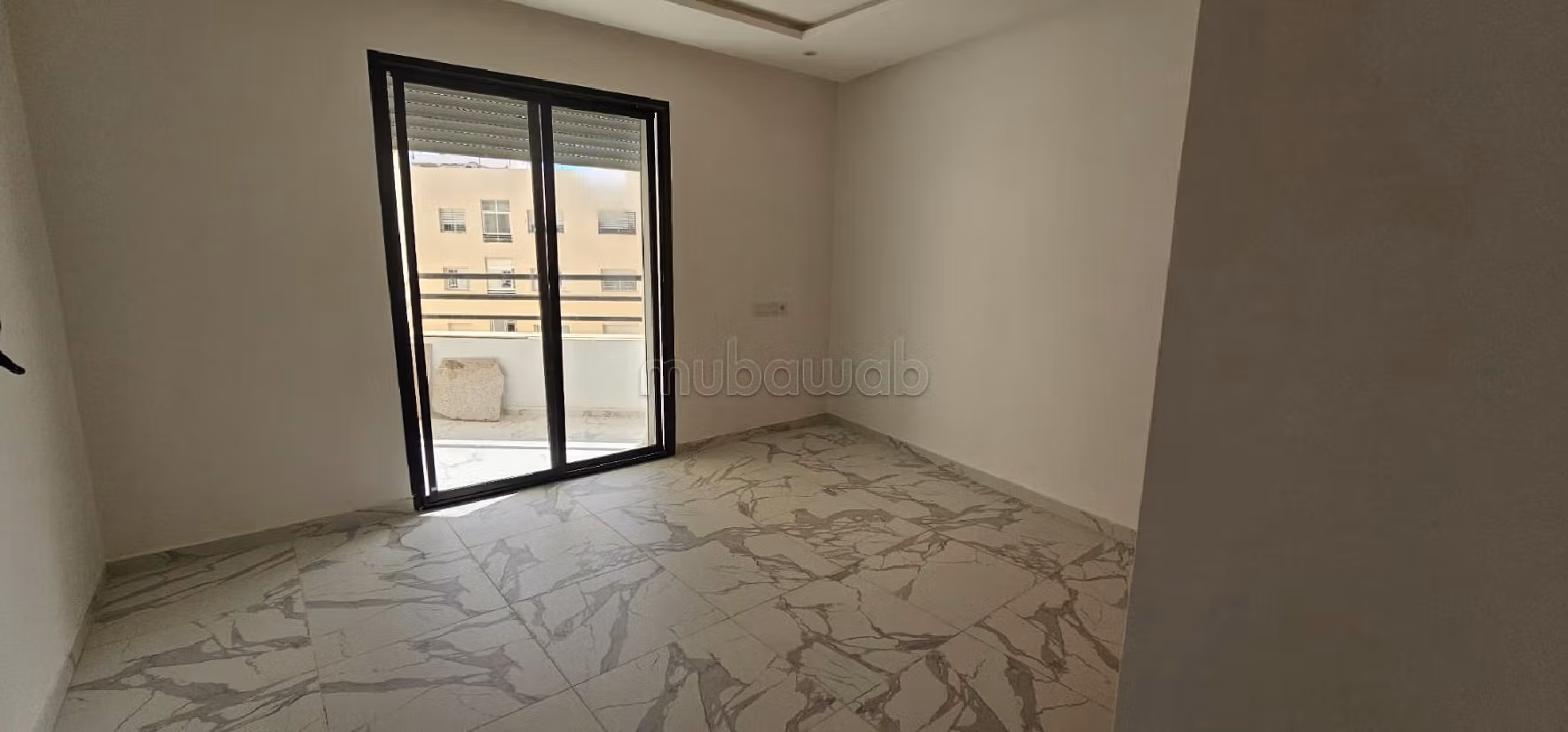 Splendido appartamento in affitto a Sala el Jadida. Superficie 100 m². Ascensore e posto auto. 