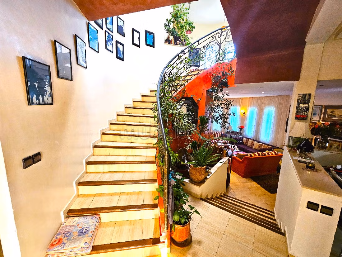 Fabulous house for sale in Plage rose marée. Dimension 336 m². Dressing room. 