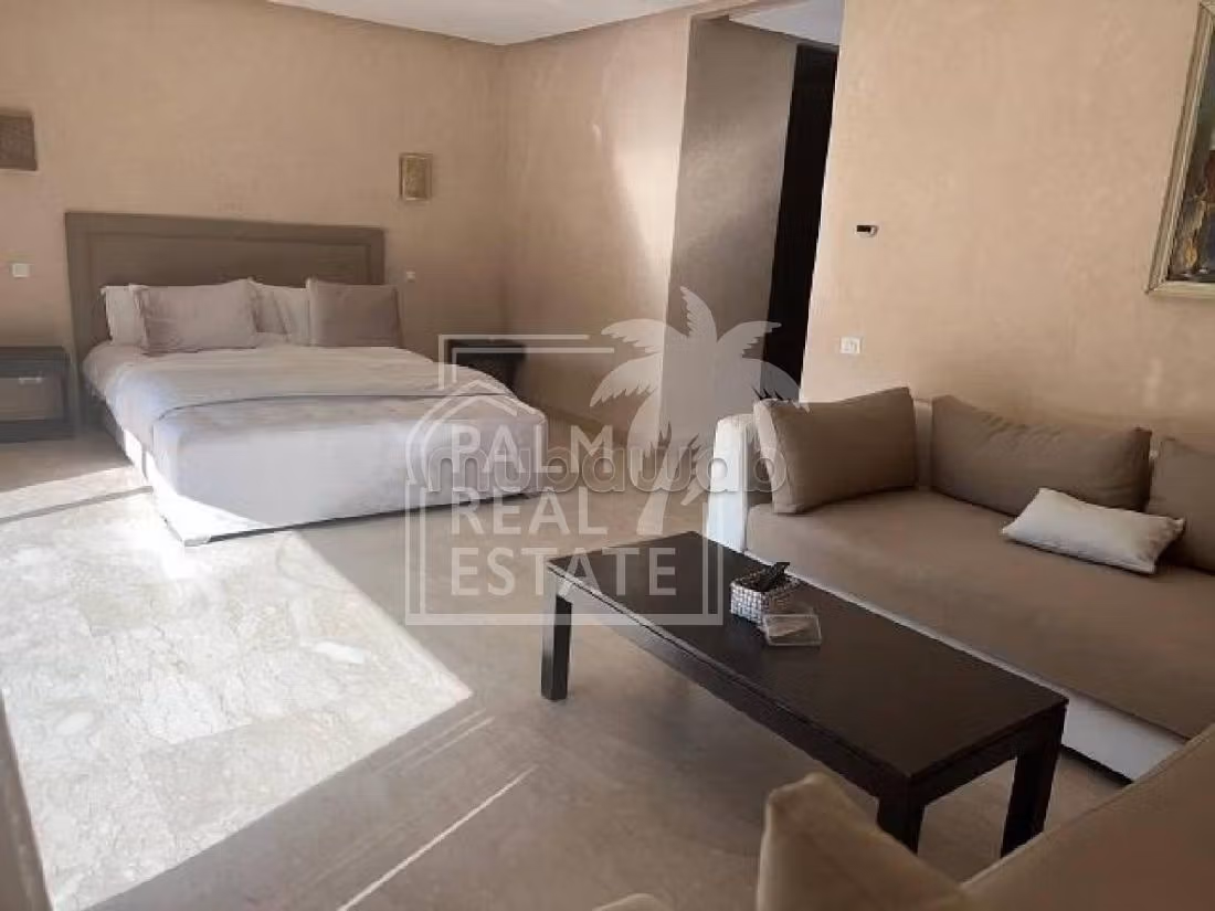 فيلا جميلة للبيع بأملكيس. المساحة الكلية 1250 م². شرفة رائعة. 