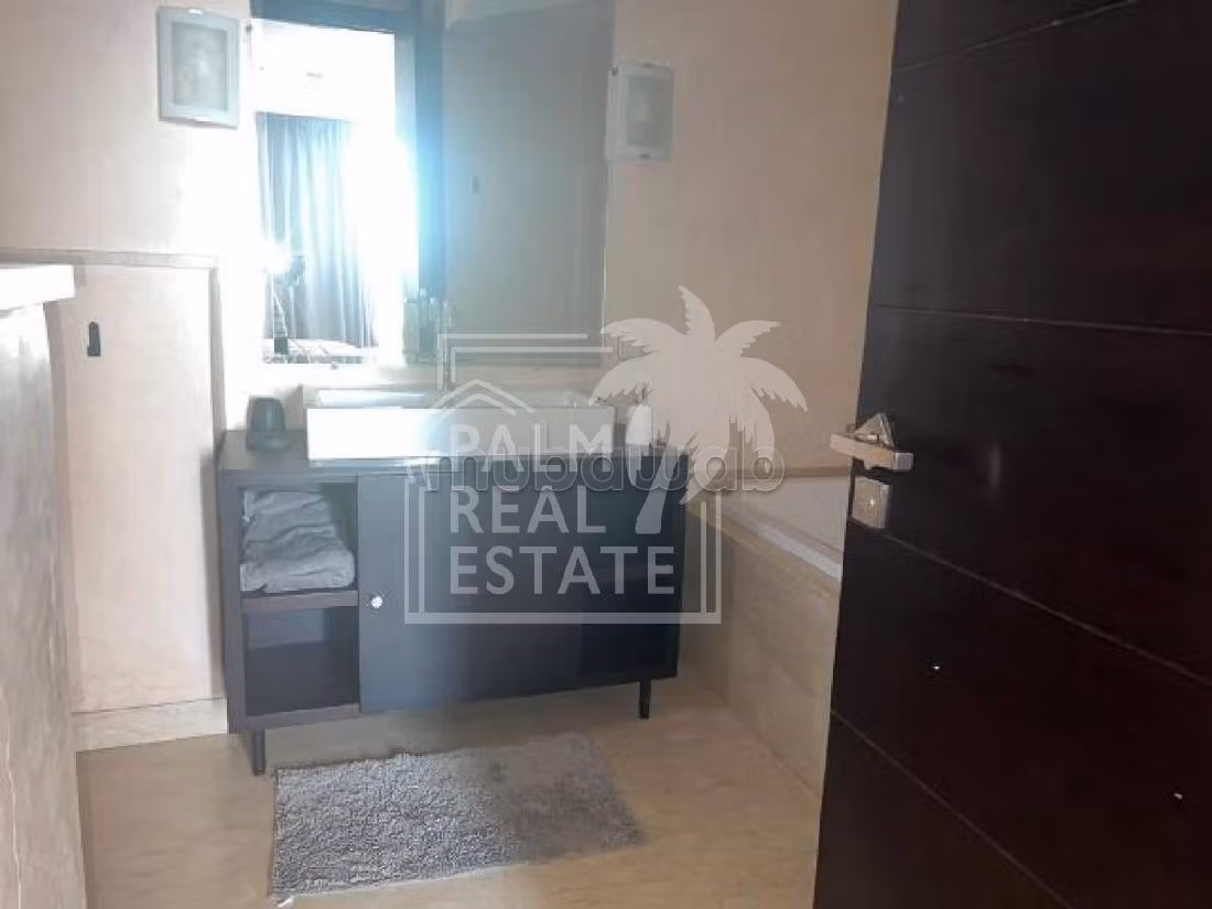 فيلا جميلة للبيع بأملكيس. المساحة الكلية 1250 م². شرفة رائعة. 