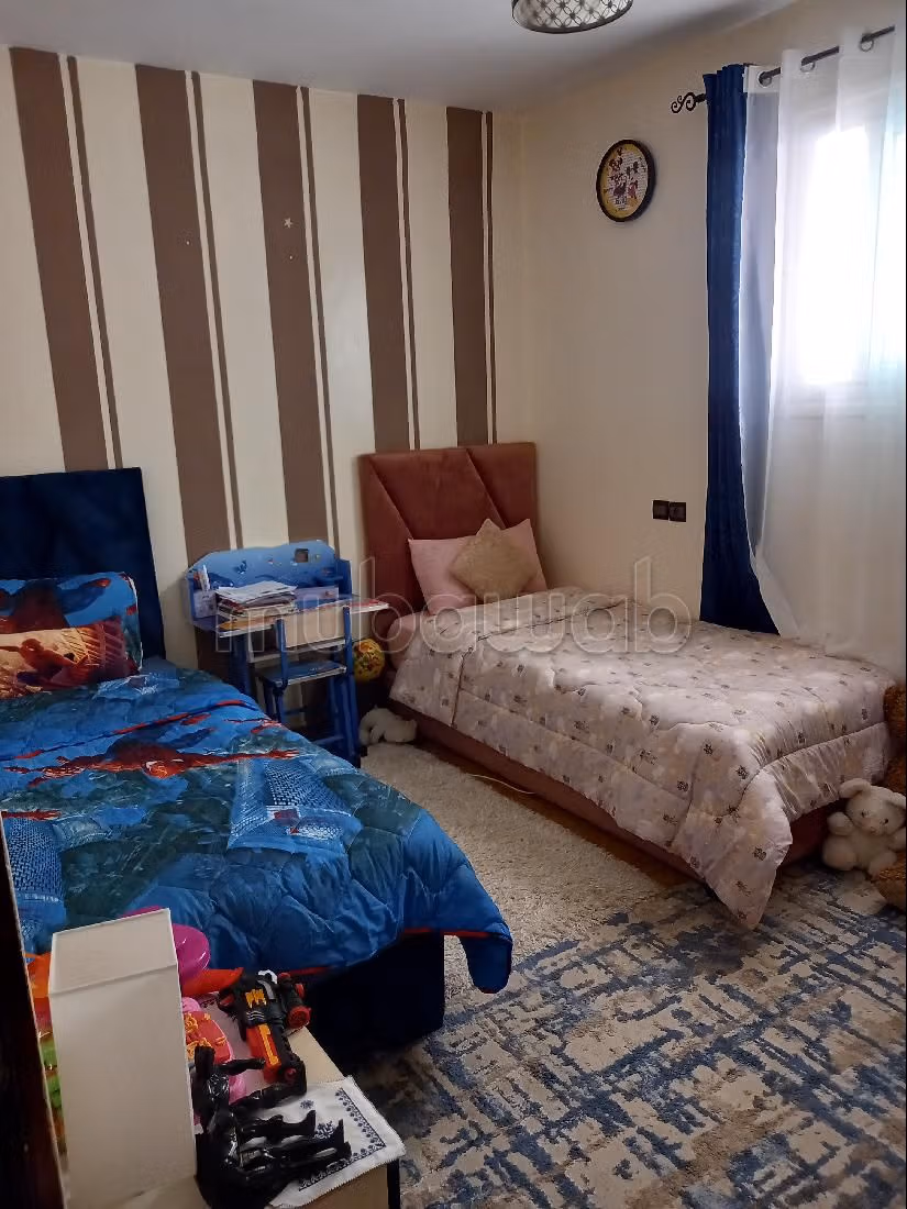 Sale of a lovely apartment in Abi Ragrag. 3 large rooms. Moroccan living room and satellite dish. 
