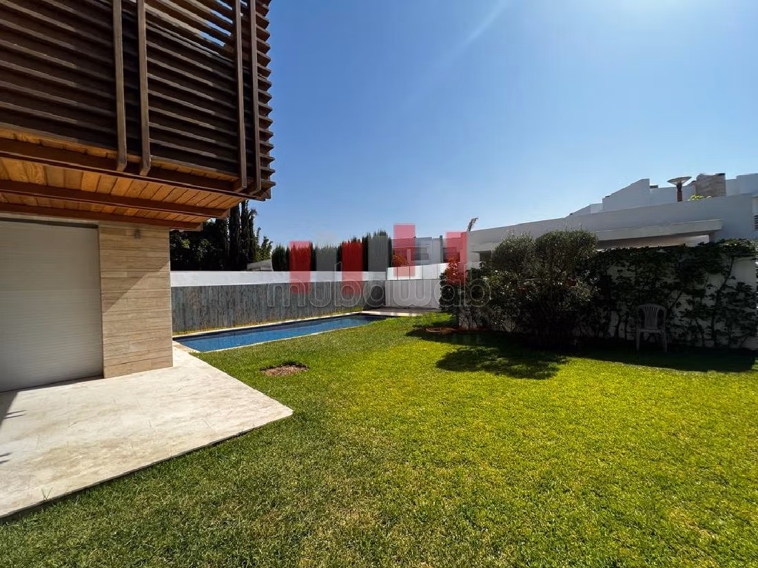 Superbe villa / 4 chambres / bouskoura ville verte