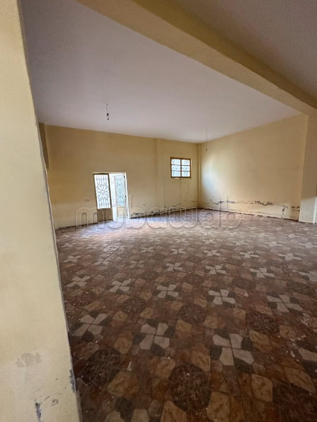 مكاتب ومحلات للبيع ب حي المسار. المساحة 263 م². 