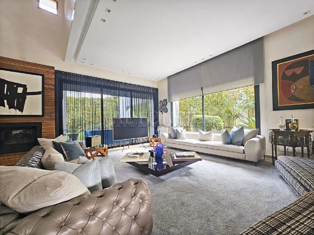 فيلا رائعة للبيع ببوسكورة. المساحة الإجمالية 640 م². مفروشة