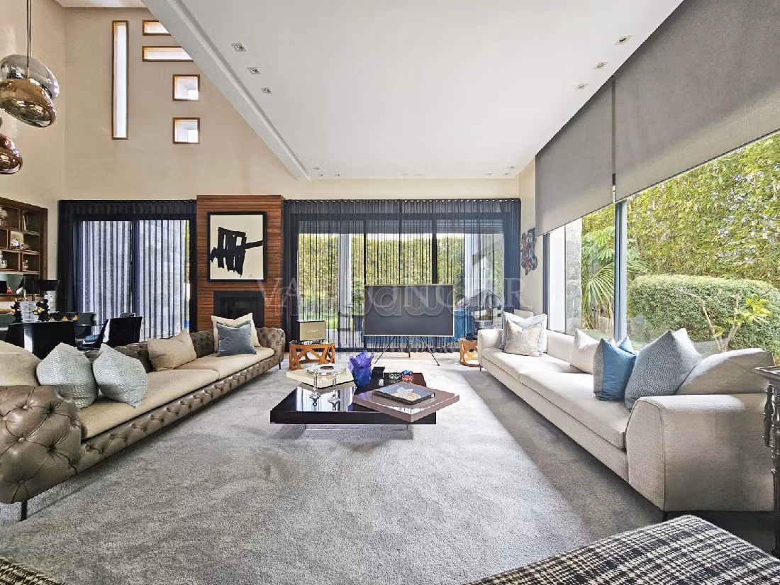 فيلا رائعة للبيع ببوسكورة. المساحة الإجمالية 640 م². مفروشة