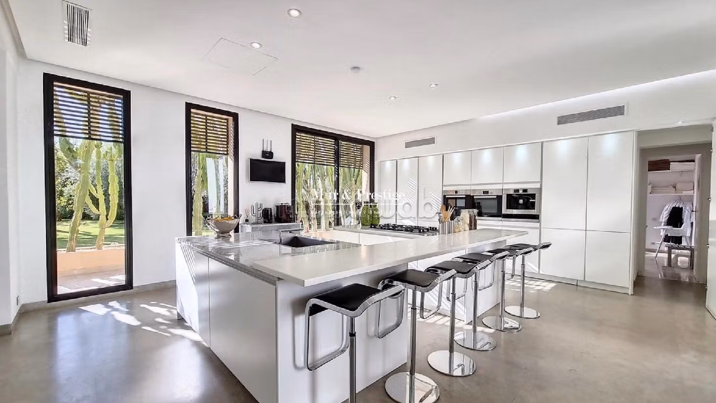 Nu kopen: villa's en luxe woningen. 5 Ruimtes. Terras. 