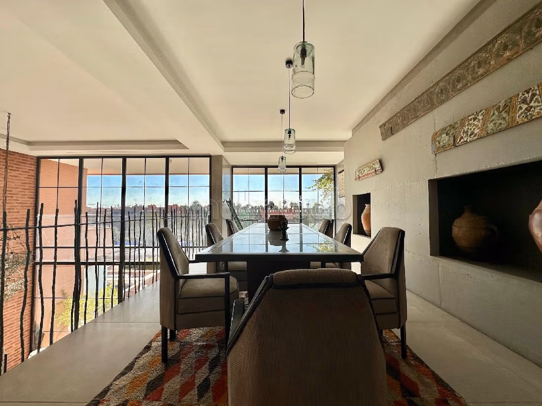 فيلا رائعة للبيع بماجوريل. 3 غرف ممتازة. مع المرآب والمصعد. 