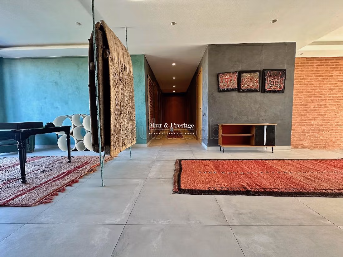 فيلا رائعة للبيع بماجوريل. 3 غرف ممتازة. مع المرآب والمصعد. 