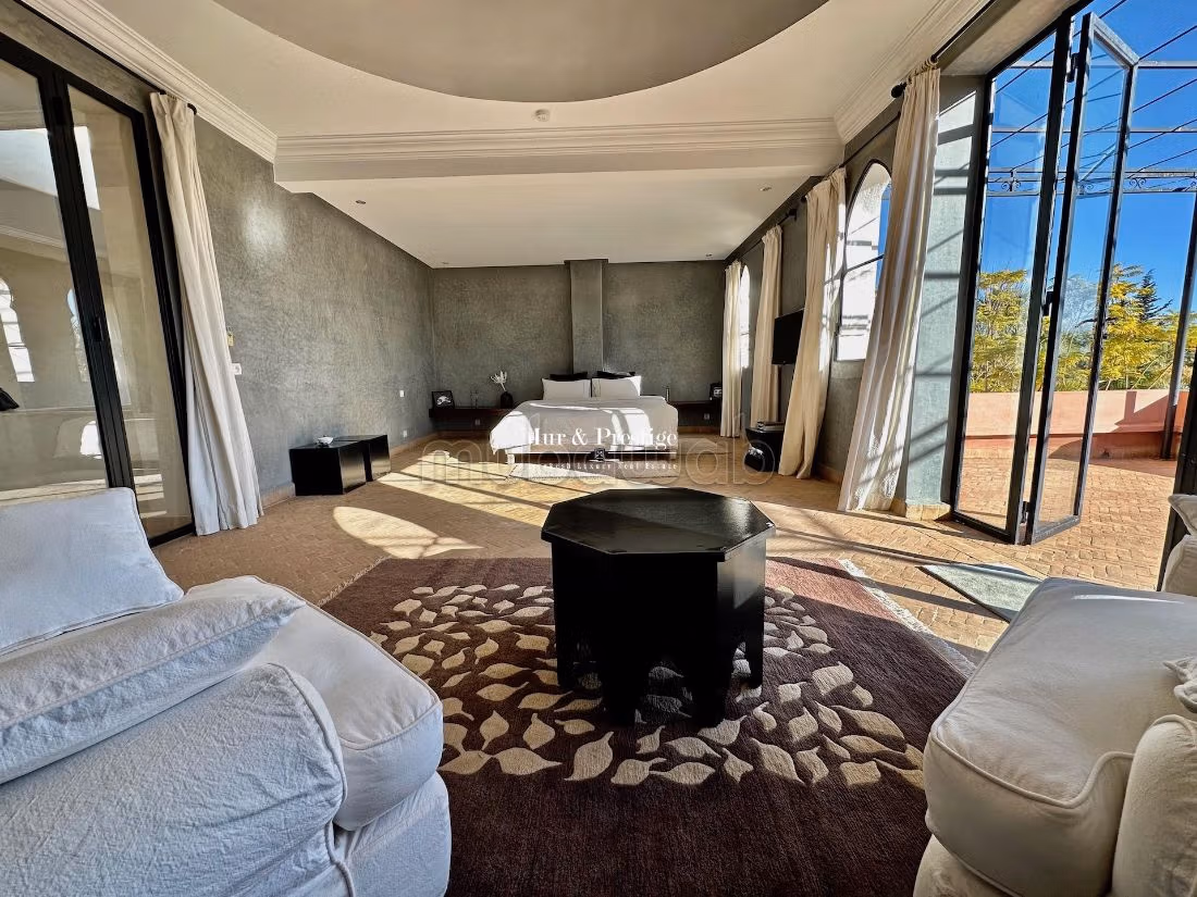 Villa's en luxe woningen om te kopen in Route de Fez. 6 Kamers. Met airconditioning