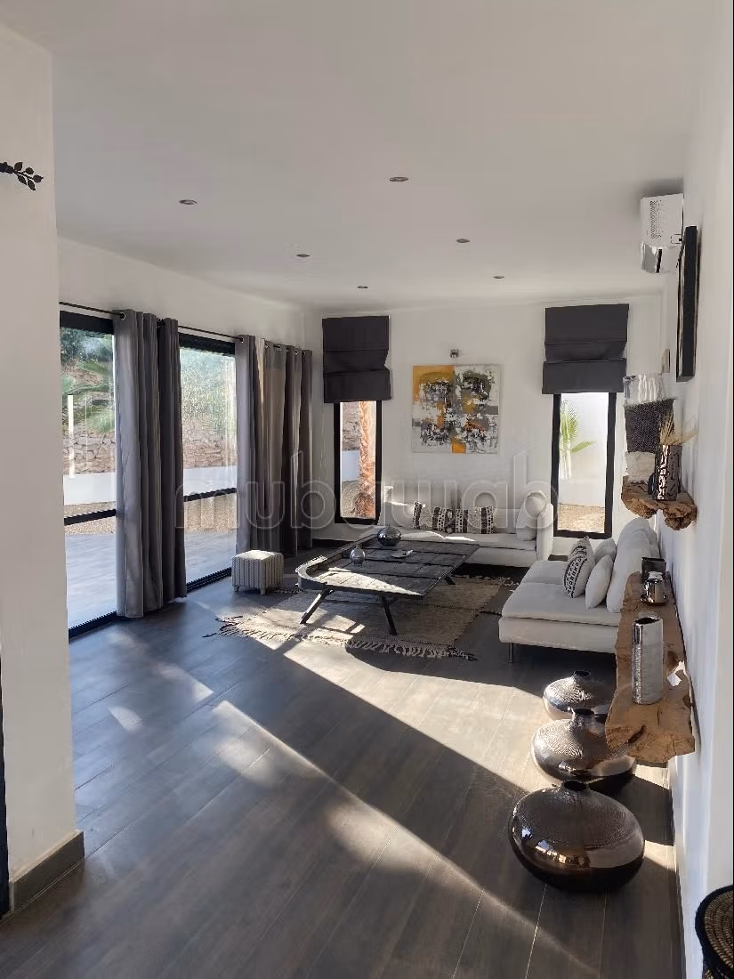 Huizen om te kopen in Arrière Pays. Oppervlakte 320 m². Volledig gemeubileerd