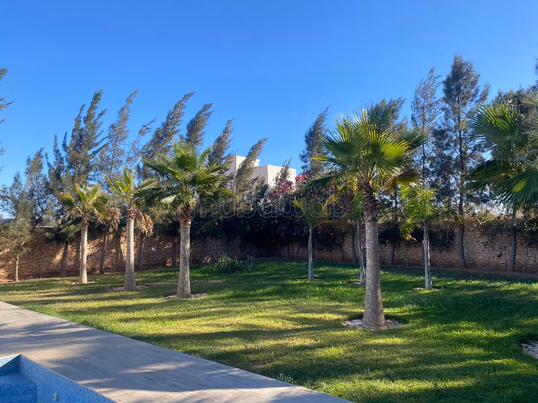 Huizen om te kopen in Arrière Pays. Oppervlakte 320 m². Volledig gemeubileerd