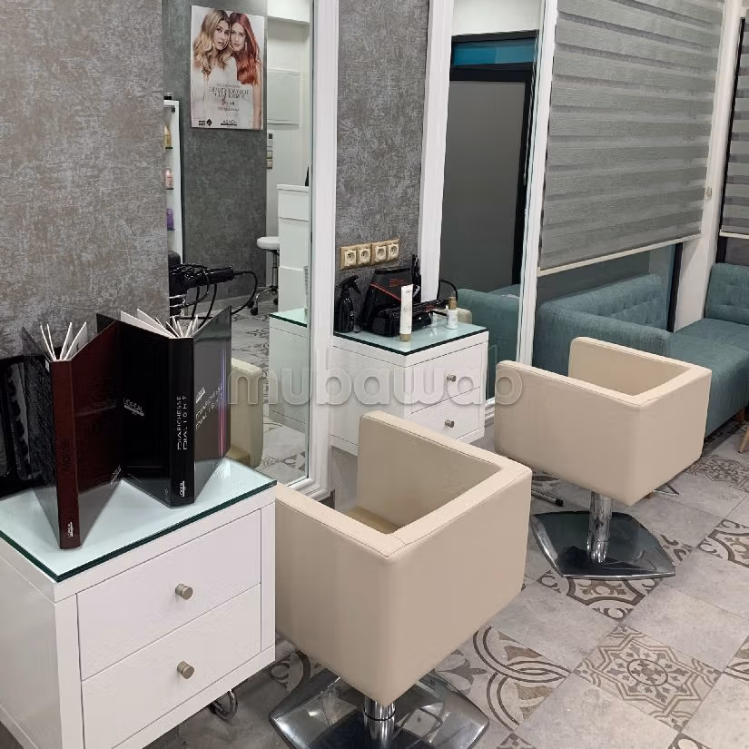 Offices & shops for sale. Dimension 32 m². caretaker available, air conditioning system. 