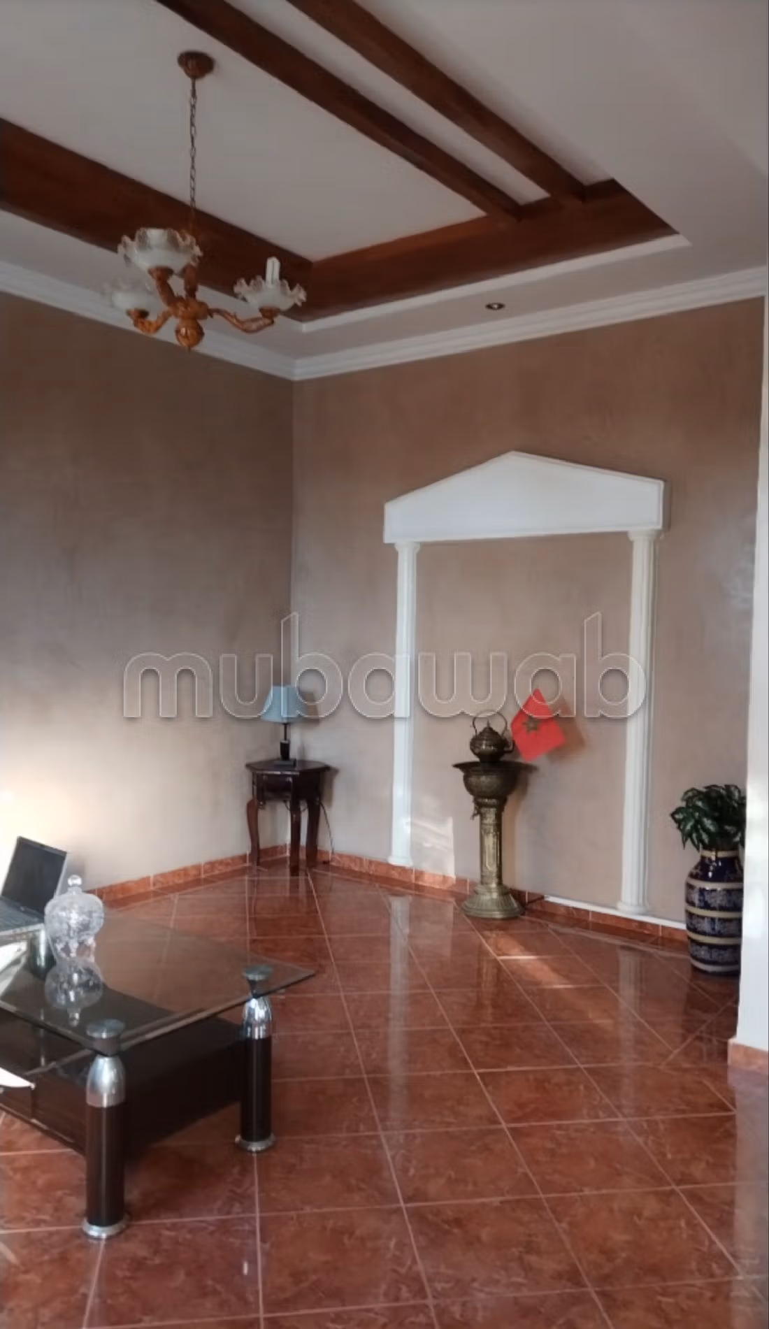 Eccezionale villa in vendita. Superficie di 300 m². Salone in stile marocchino e antenna parabolica