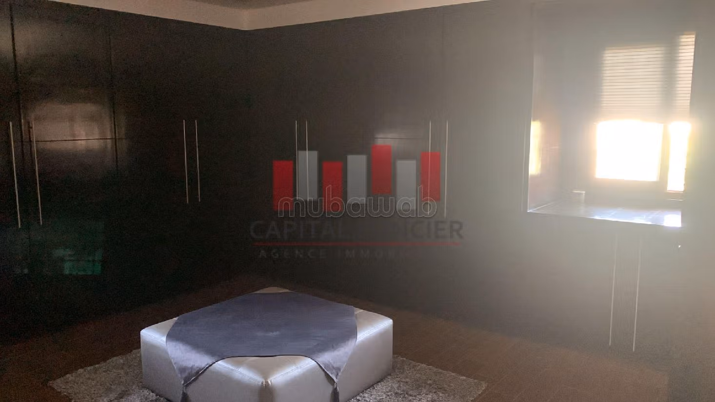 Inmueble en alquiler en Oasis. Pequeña superficie 600 m². 