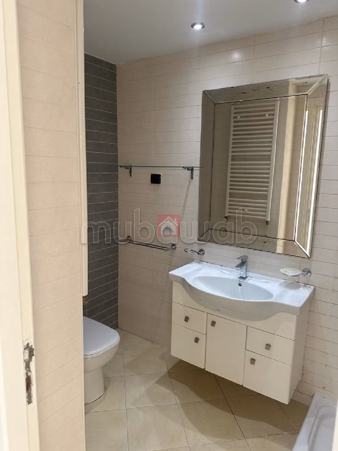 Vendita di un bell'appartamento. Superficie 201 m². Posto auto e terrazzo