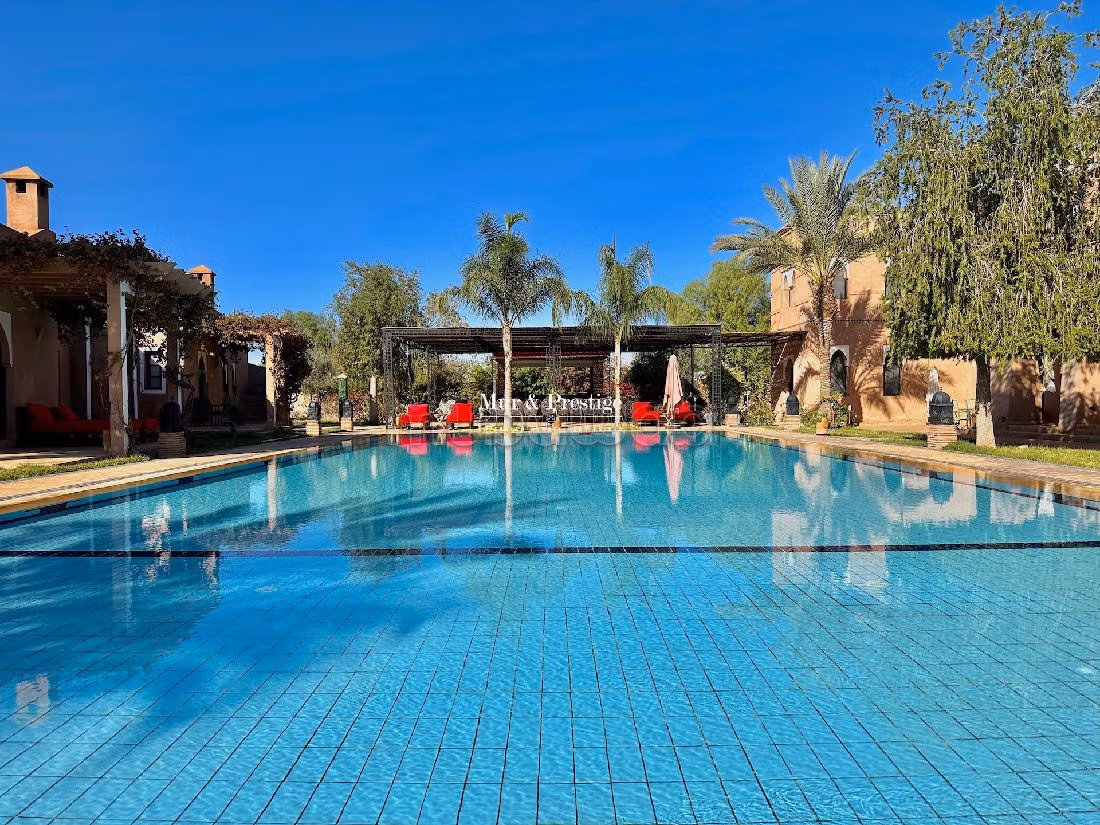 Villa di lusso in vendita a Route de Fez. Superficie totale 1800 m². Con camino e piscina