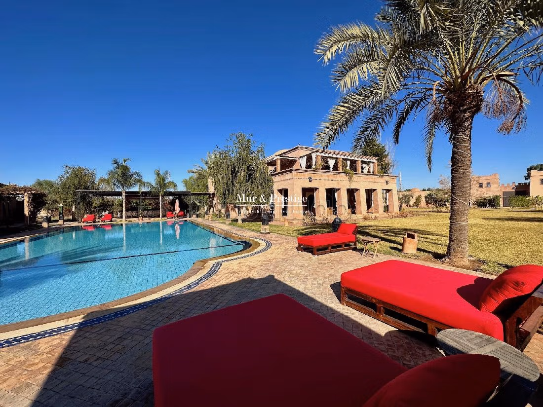 Villa di lusso in vendita a Route de Fez. Superficie totale 1800 m². Con camino e piscina