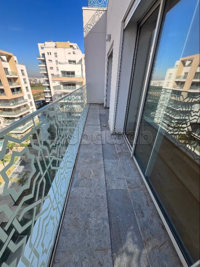 Très bel appartement 2 chambres vide CFC