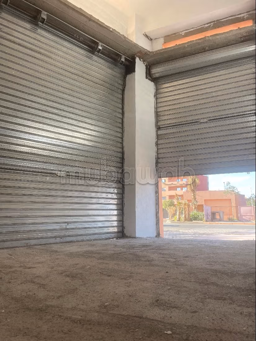 Offices & shops for sale in Mhamid. Area 34 m². Thermal insulation and soundproofing. 