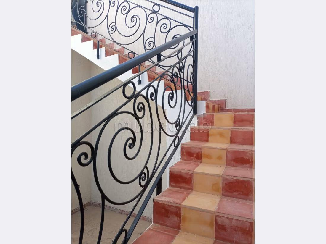 High quality house for sale in Agafay. 4 comfortable rooms. View of the mountains and reinforced door. 