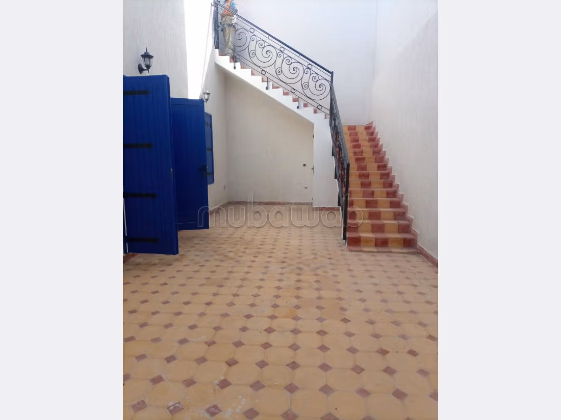 High quality house for sale in Agafay. 4 comfortable rooms. View of the mountains and reinforced door. 