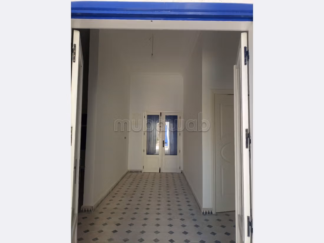 High quality house for sale in Agafay. 4 comfortable rooms. View of the mountains and reinforced door. 