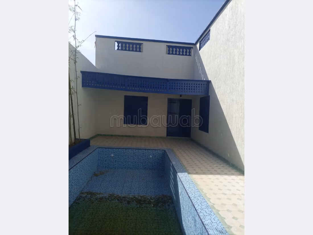 High quality house for sale in Agafay. 4 comfortable rooms. View of the mountains and reinforced door. 