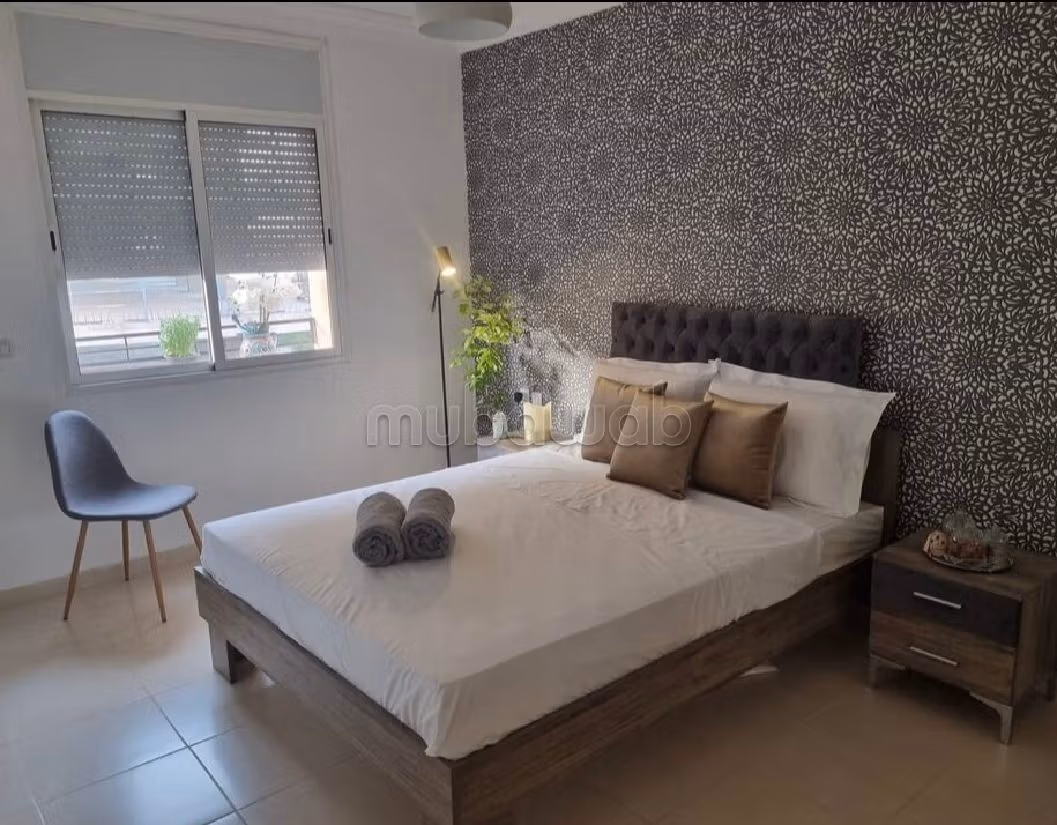 شقة للشراء بماجوريل. 2 غرف. باب متين ، طبق الأقمار الصناعية.