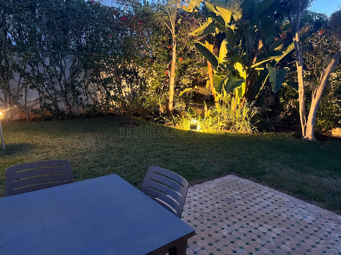 Luxury villa for sale. Total area 520 m². Gardeners, Large terrace.