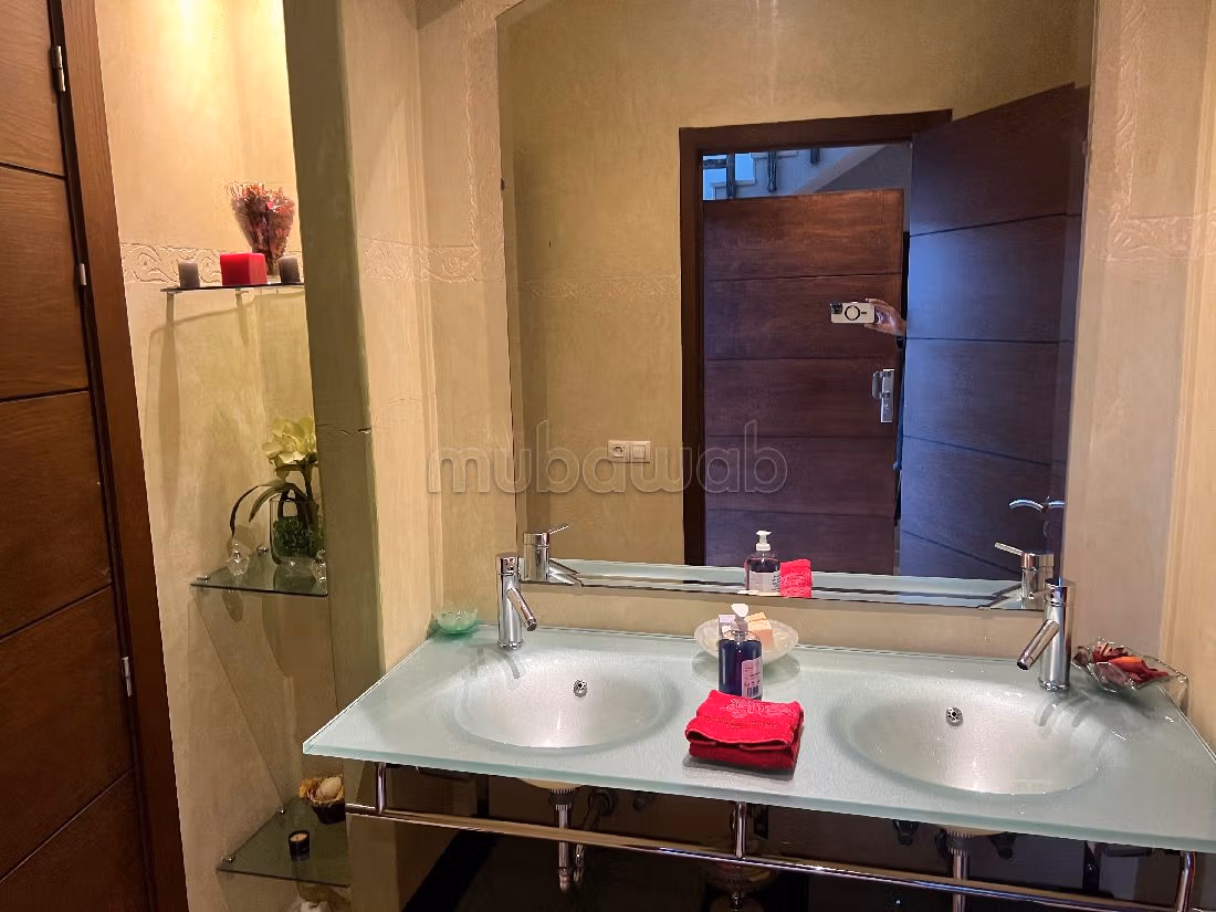 Luxury villa for sale. Total area 520 m². Gardeners, Large terrace.
