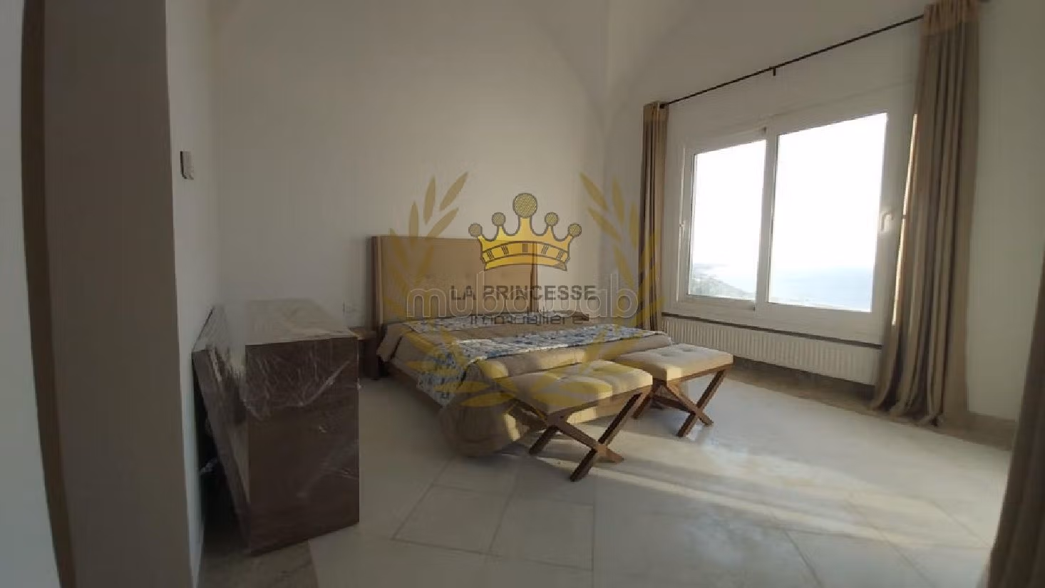 Magnificent villa for rent in Gammarth. 4 lovely rooms. Dressing room. 
