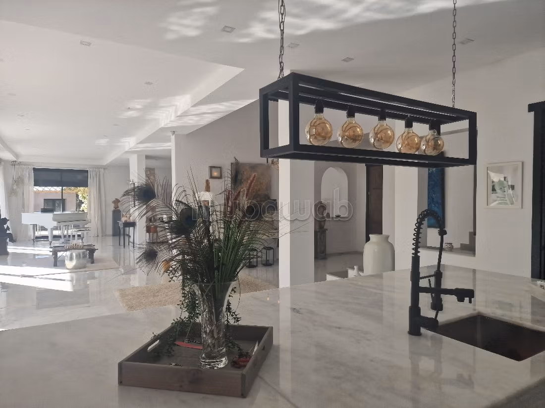 Sublime Villa avec piscine et magnifique jardin avec VNA