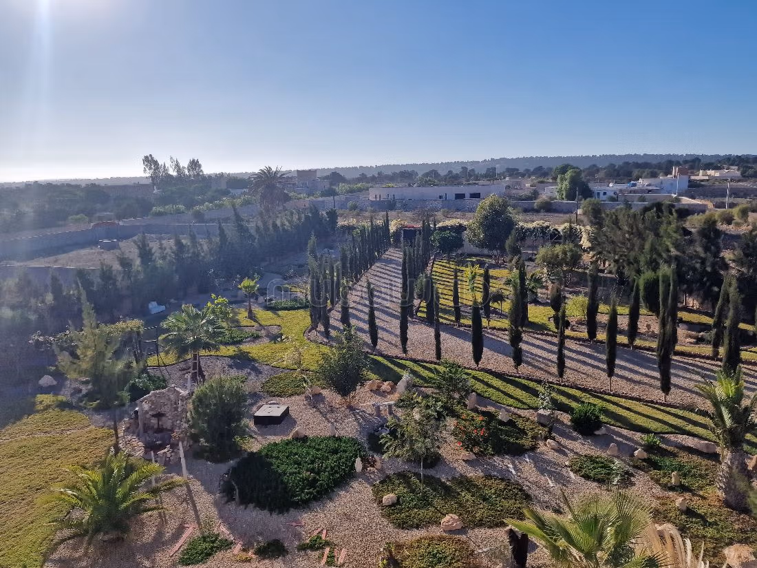 Sublime Villa avec piscine et magnifique jardin avec VNA