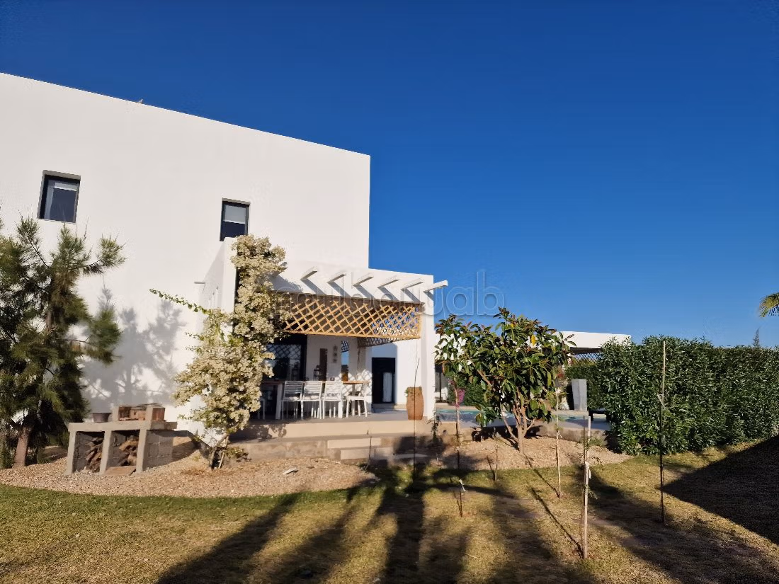 Sublime Villa avec piscine et magnifique jardin avec VNA