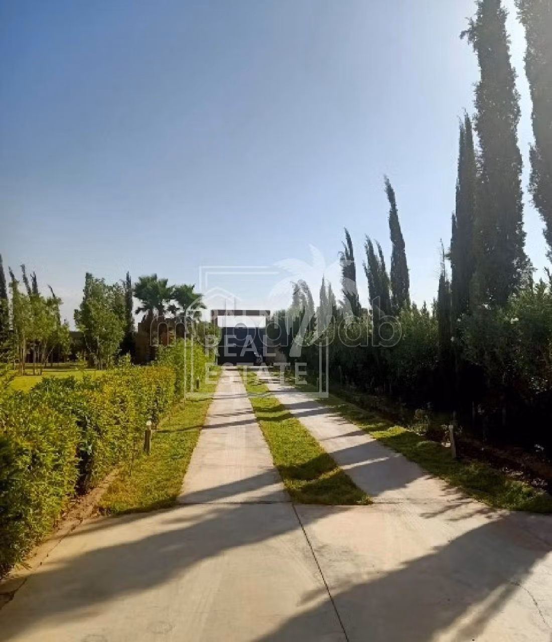 Top affaire magnifique villa a vendre sur la route de ourzazate