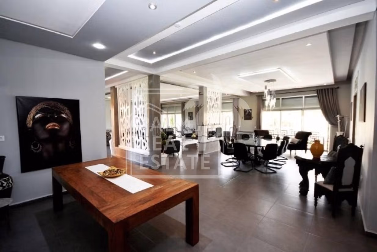 Esplendida villa en venta en Route de Ouarzazate. 6 habitaciones. 