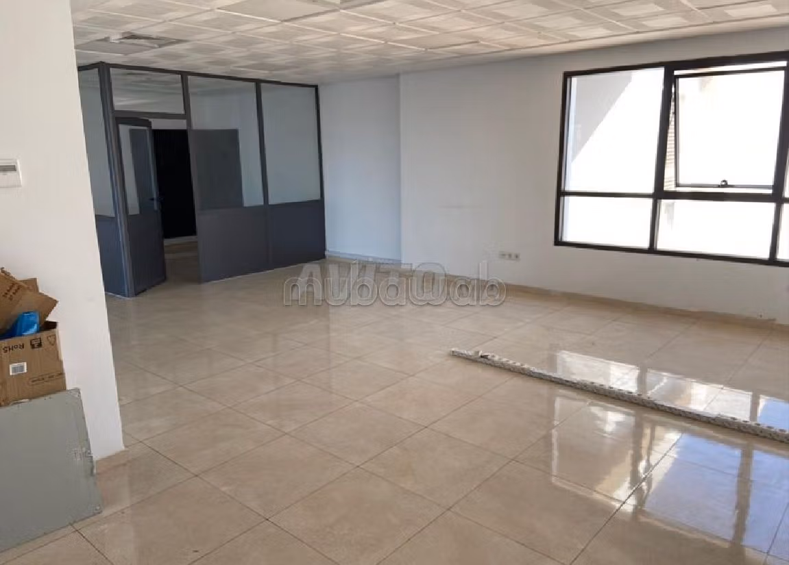 Offices for rent in Sidi Maarouf. Small area 108 m². 