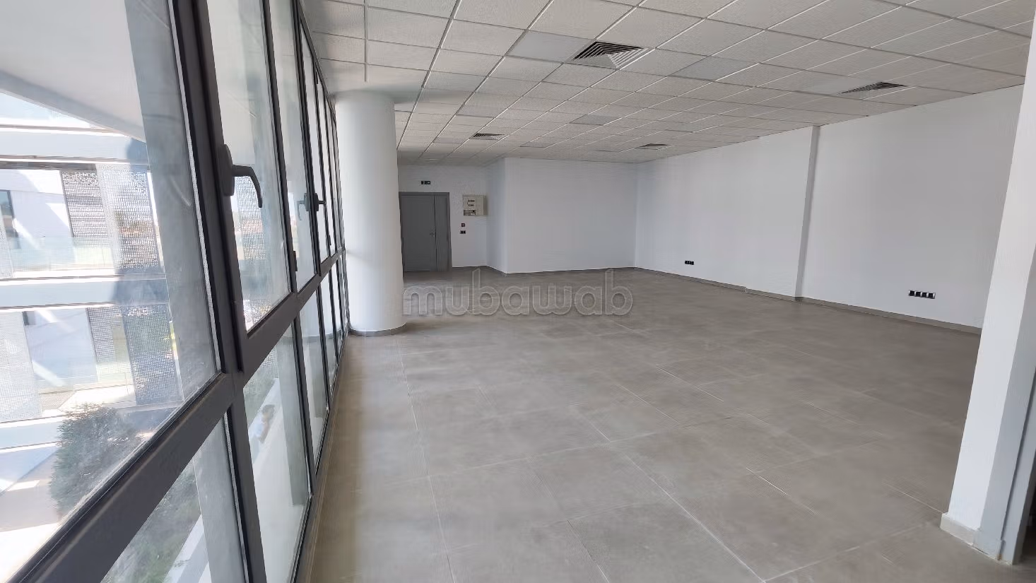 Offices for rent in Sidi Maarouf. Area of 91 m². 