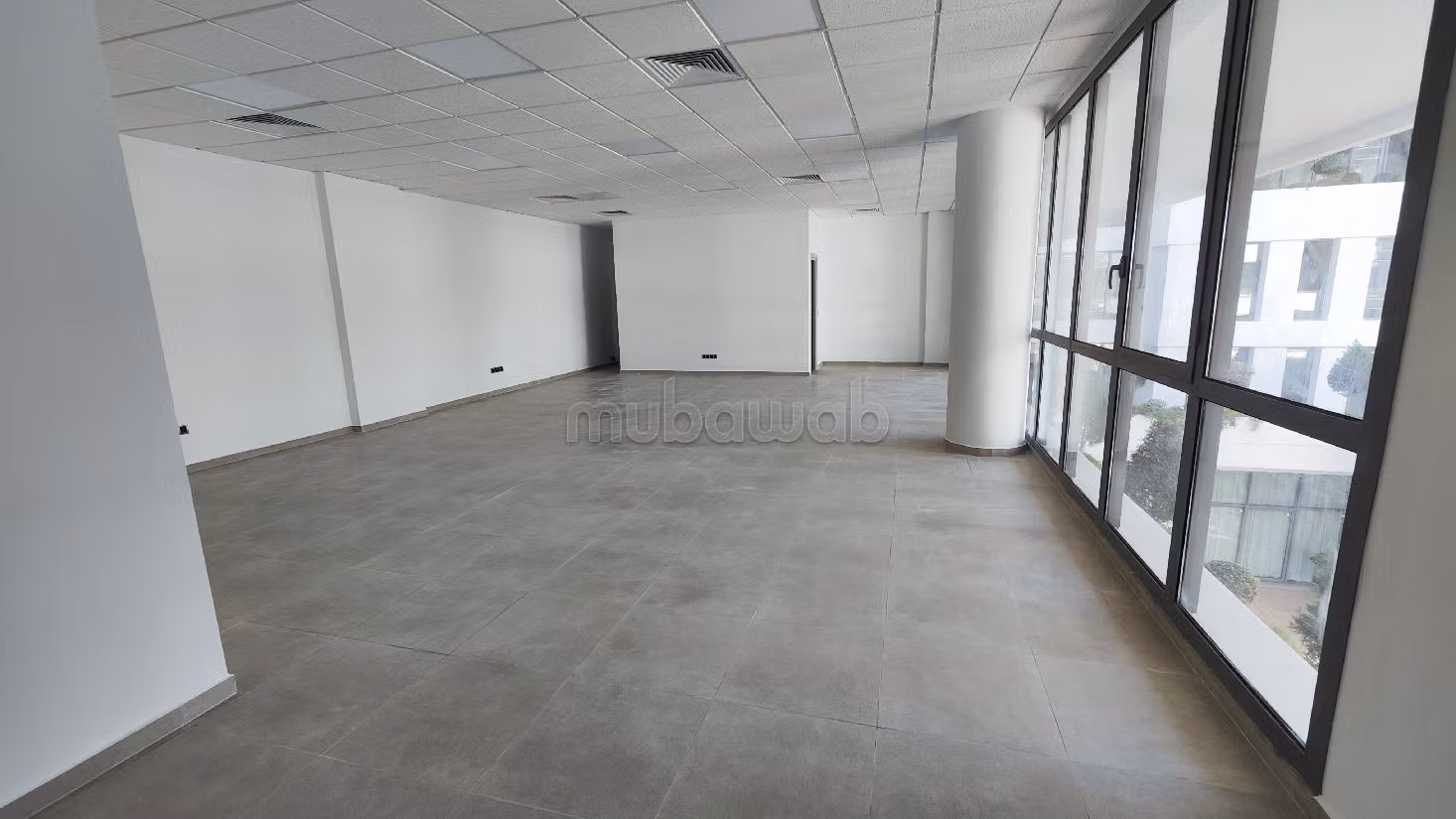 Offices for rent in Sidi Maarouf. Area of 91 m². 