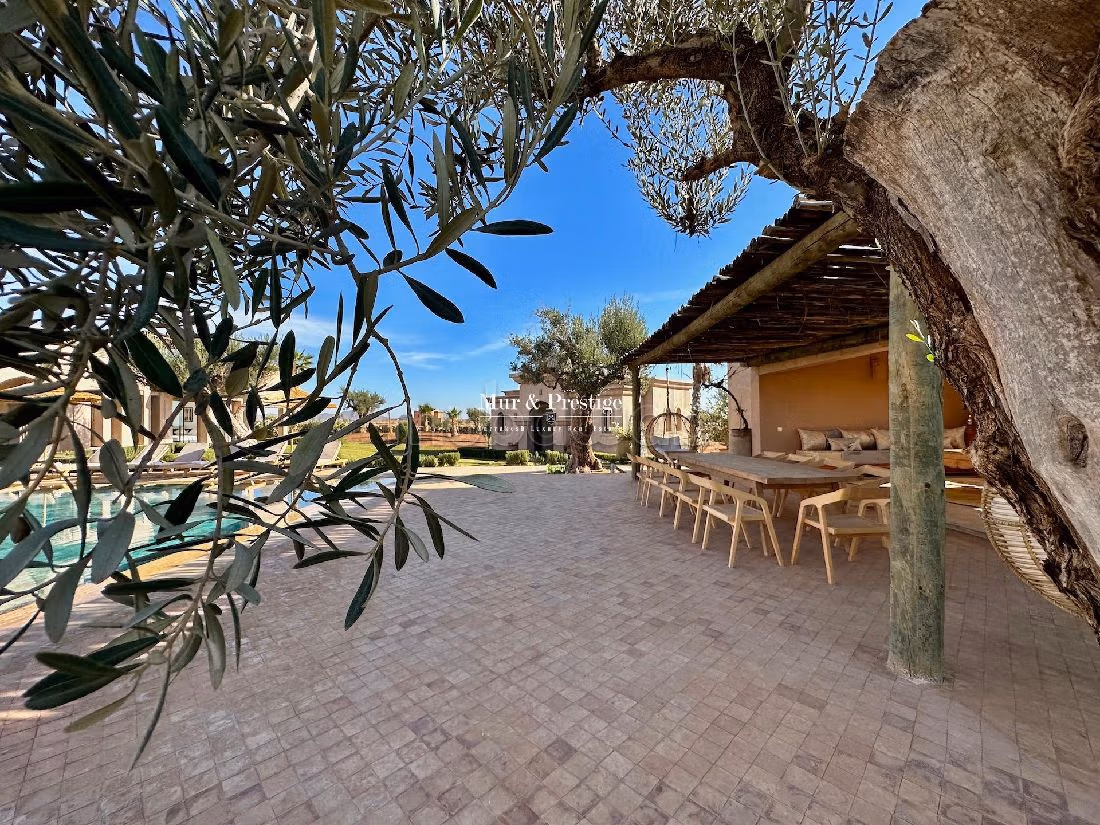 منزل فخم للبيع بمراكش. المساحة الإجمالية 1200 م². مفروشة