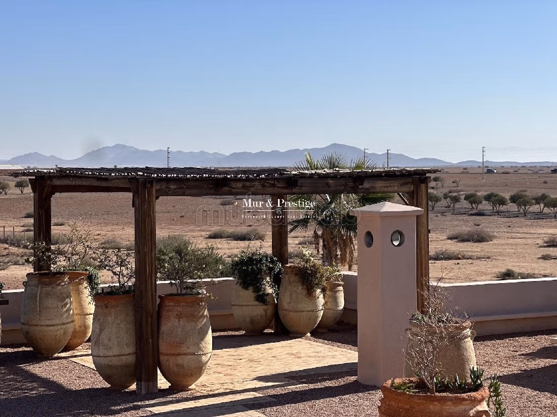 منزل فخم للبيع بمراكش. المساحة الإجمالية 1200 م². مفروشة