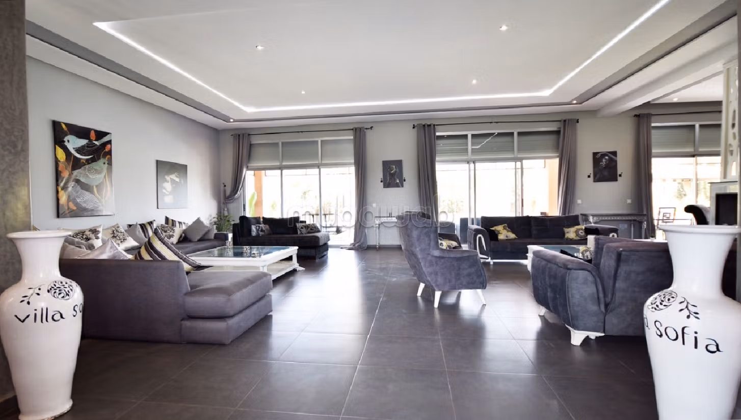 Suntuosa villa en venta en Route de Ouarzazate. Superficie 2000 m². Amueblado. 