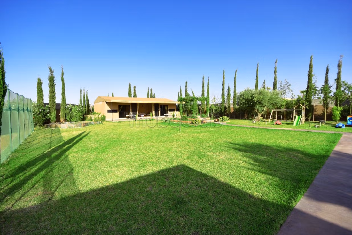 Suntuosa villa en venta en Route de Ouarzazate. Superficie 2000 m². Amueblado. 