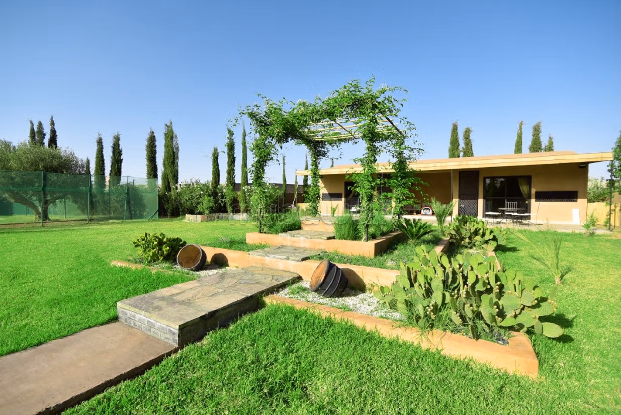 Suntuosa villa en venta en Route de Ouarzazate. Superficie 2000 m². Amueblado. 