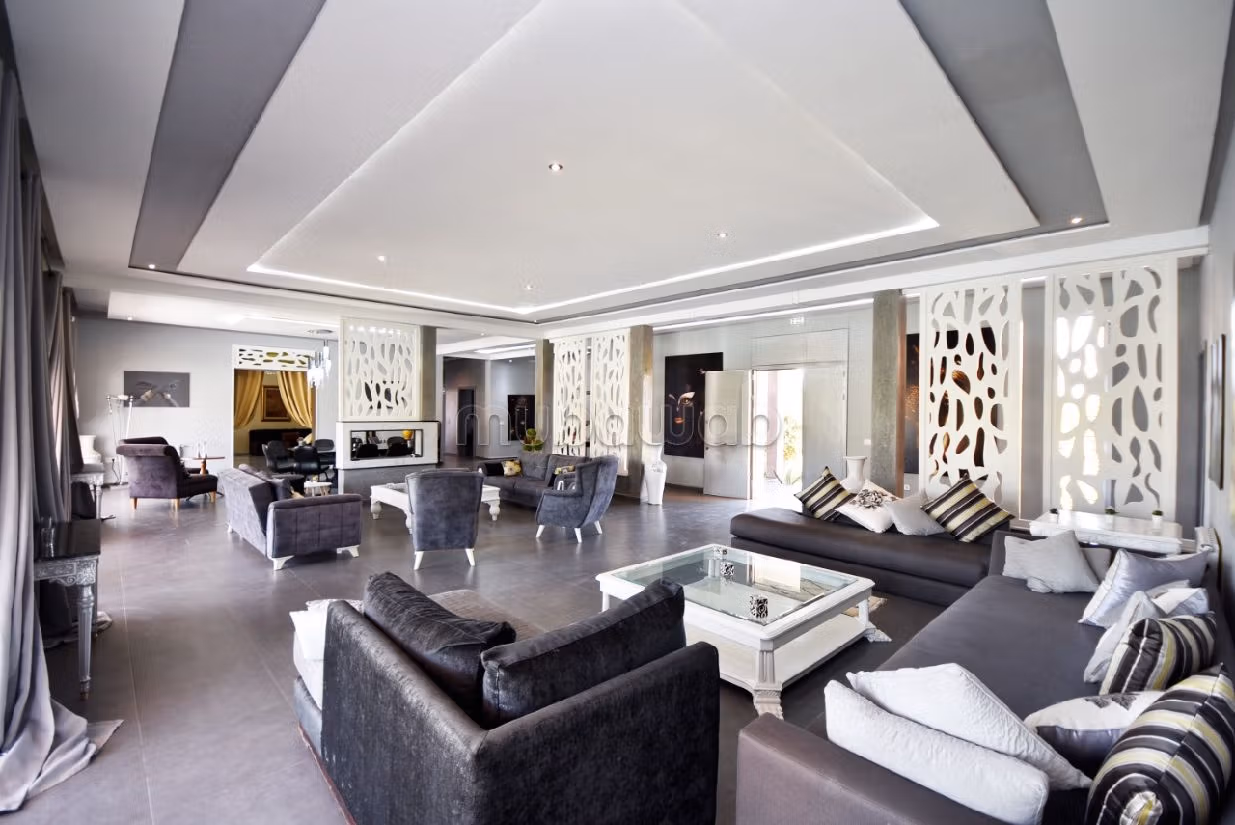 Suntuosa villa en venta en Route de Ouarzazate. Superficie 2000 m². Amueblado. 