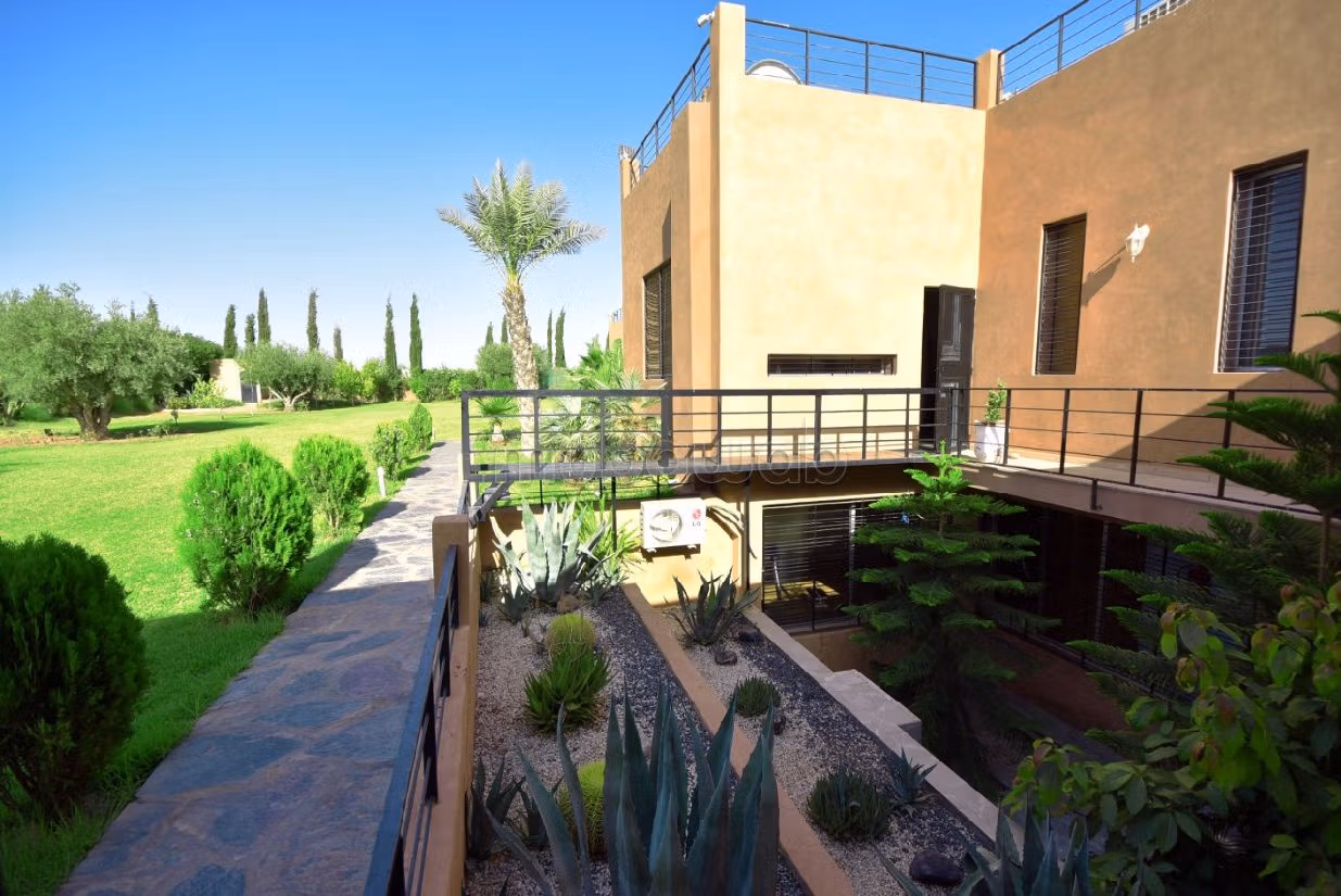 Suntuosa villa en venta en Route de Ouarzazate. Superficie 2000 m². Amueblado. 