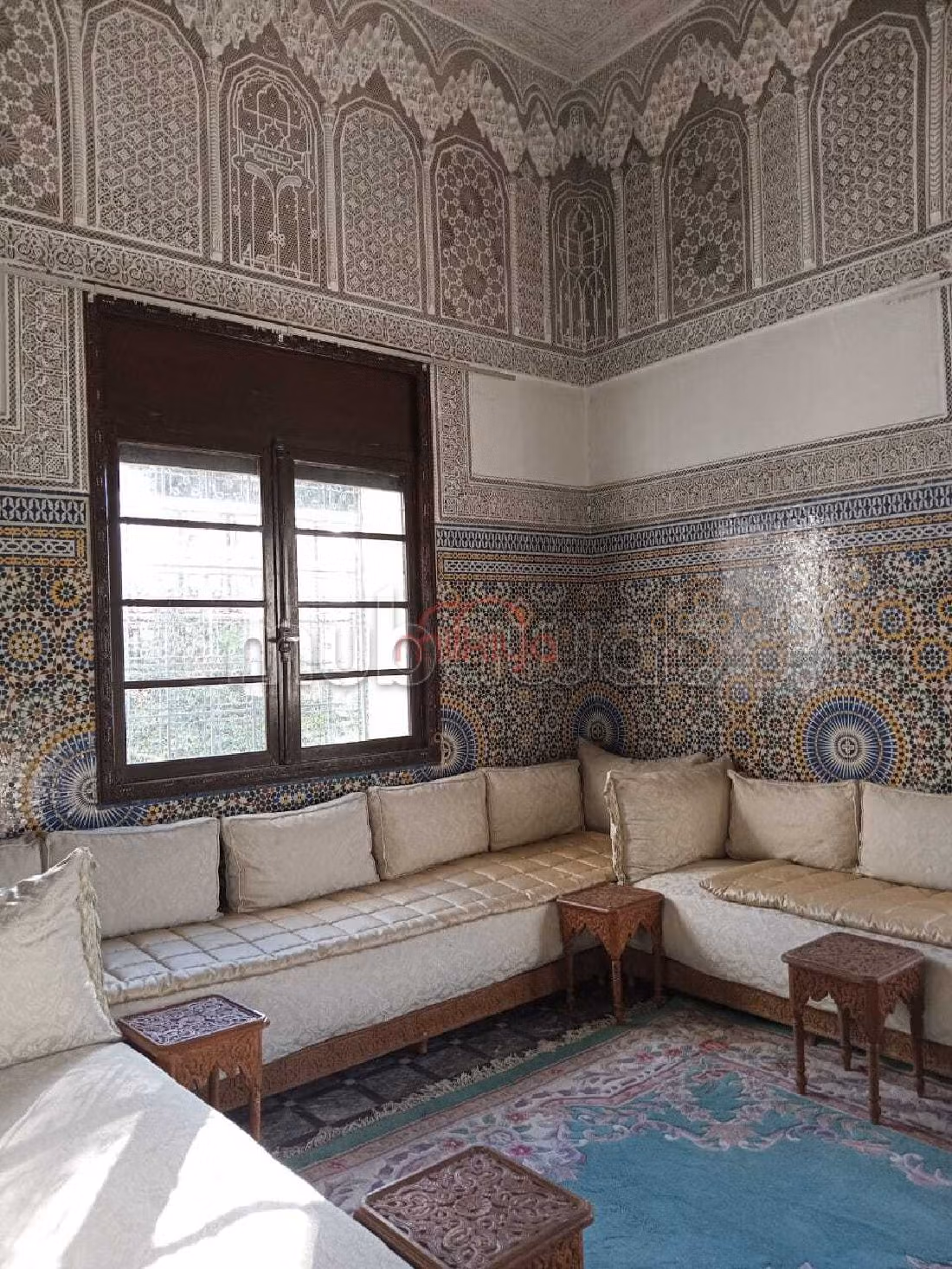 منزل فخم للبيع بمرس السلطان. 7 غرف جميلة. حديقة وشرفة