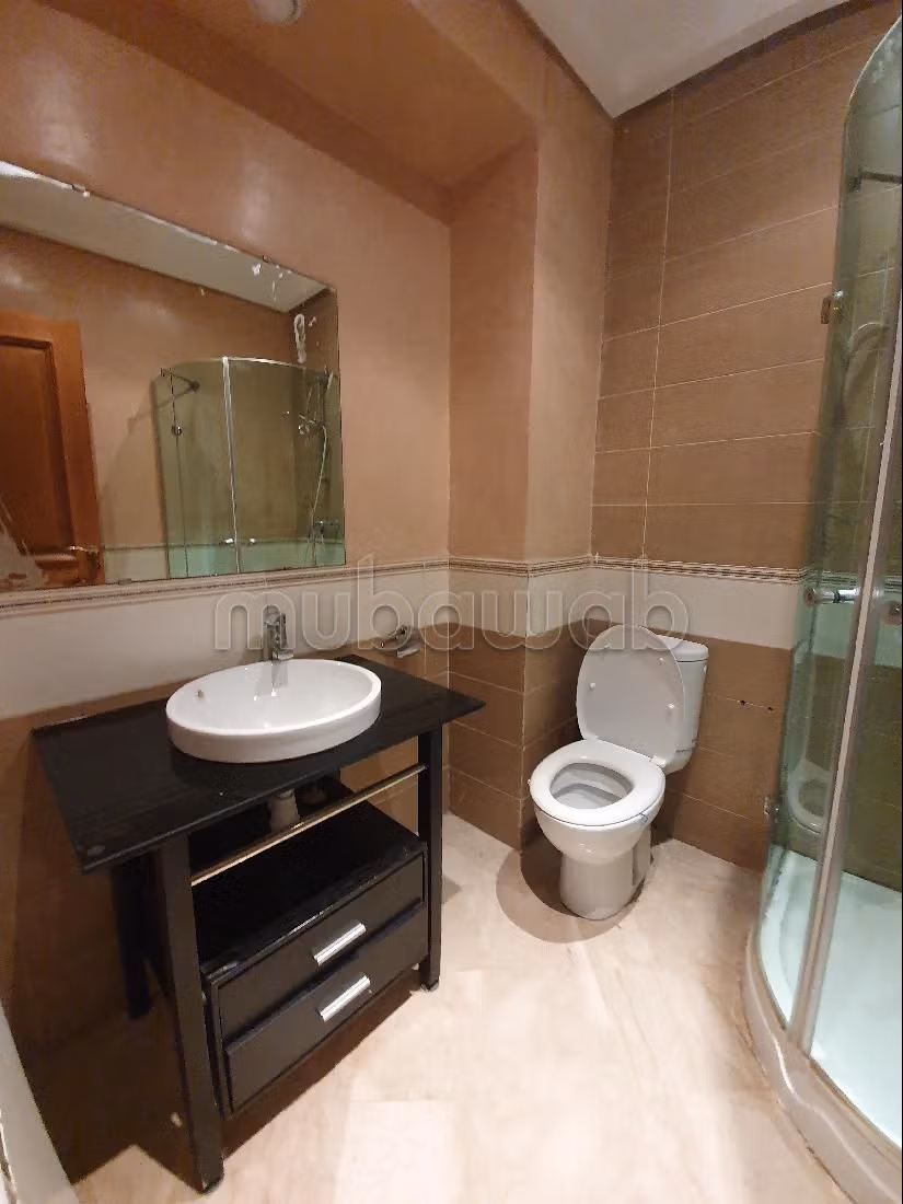 Fabulous villa for rent in Ain Diab. Area of 500 m². Double glazing and central heating. 