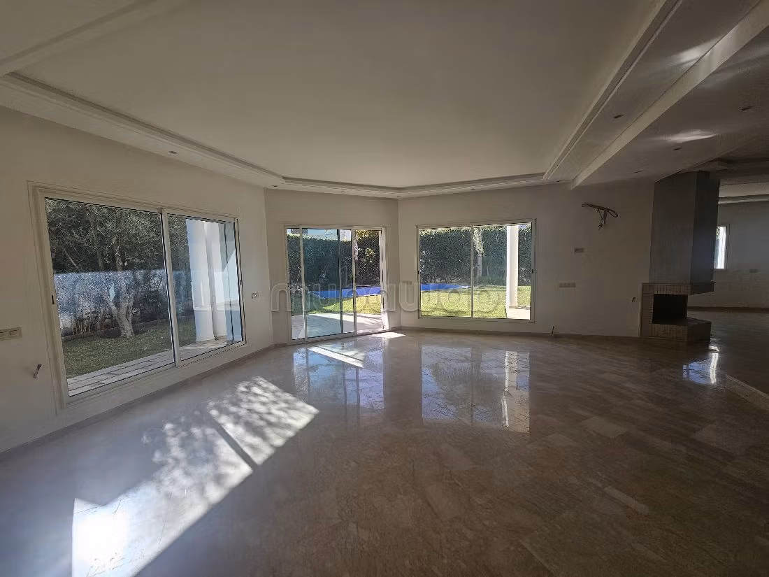 Villa's en luxe woningen beschikbaar. 5 Kamers. Verwarming
