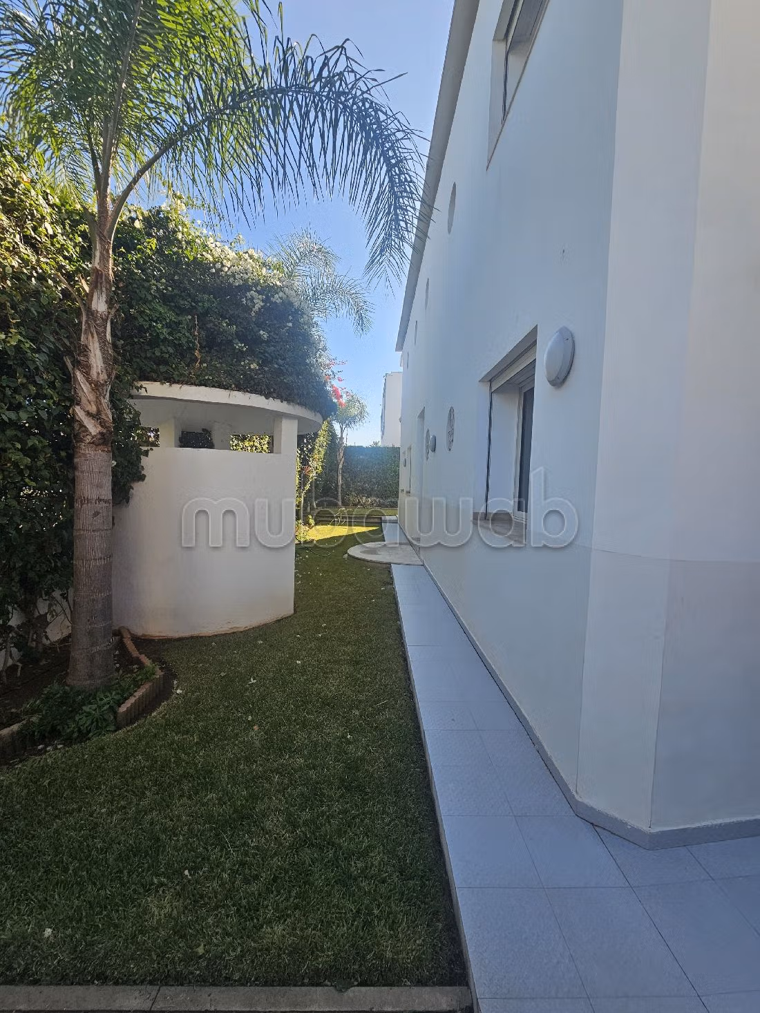 Villa's en luxe woningen beschikbaar. 5 Kamers. Verwarming